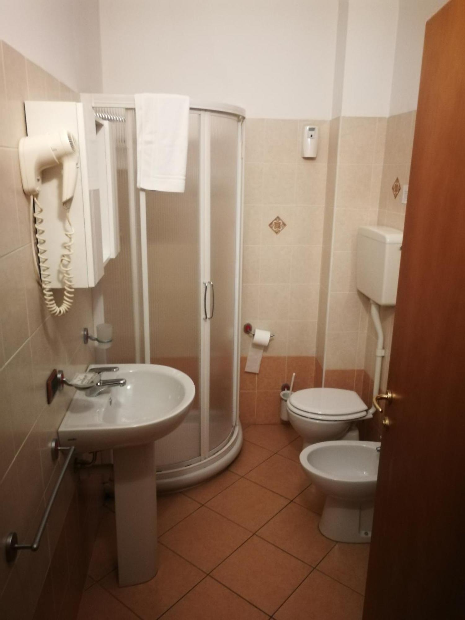 Albergo Della Stazione Кайро-Монтенотте Номер фото